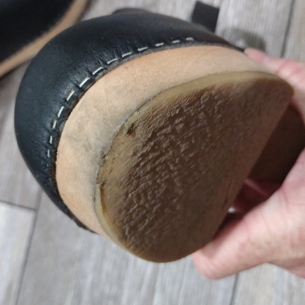 Black no name womens clogs. Size 10.5 - Picture 8 of 12